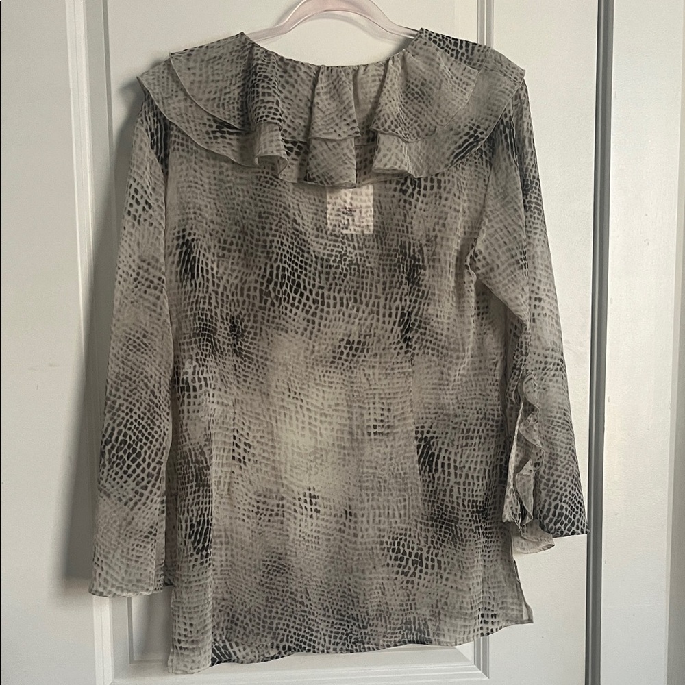 Zara Textured Gray Ruffle Blouse - Picture 5 of 5